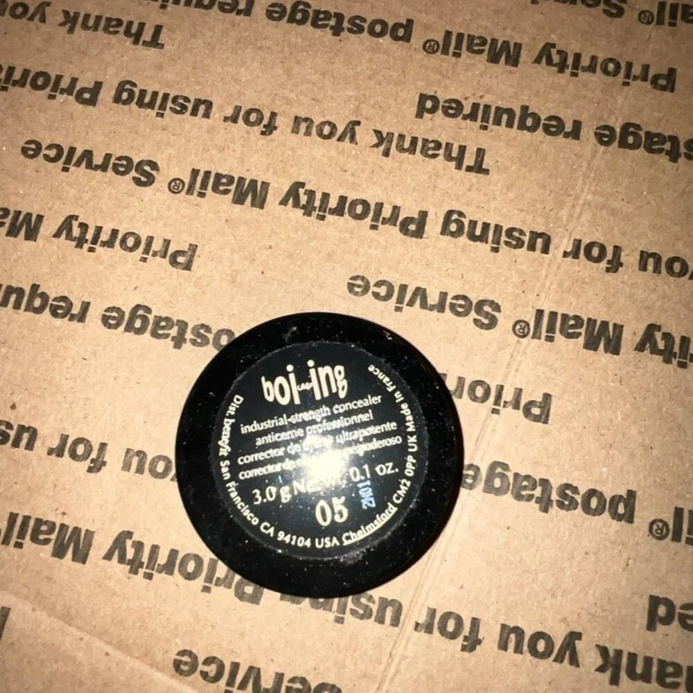 Benefit Boi-ing‎ Industrial Strength Concealer Shade 05 Deep 0.1 oz Cream Pot